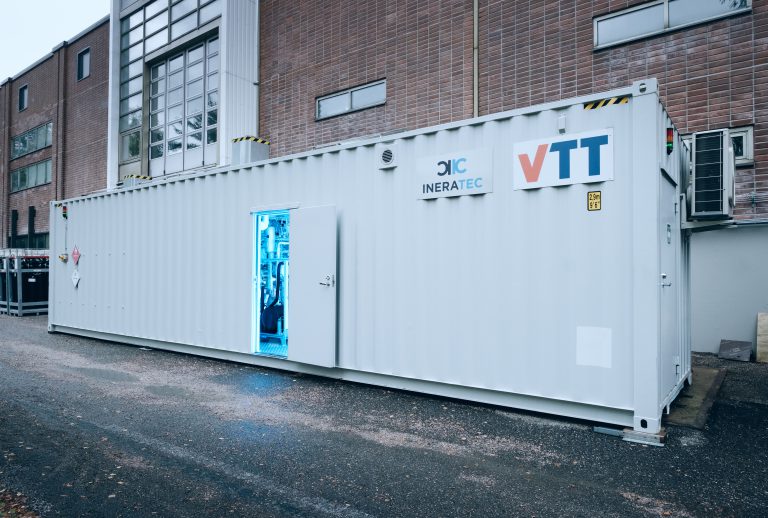 INERATEC Syntheseeinheit zur e-Fuel Produktion am Forschungsstandort in Finnland.