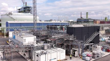 INERATEC produziert erstes e-Fuel an Pionieranlage in Frankfurt