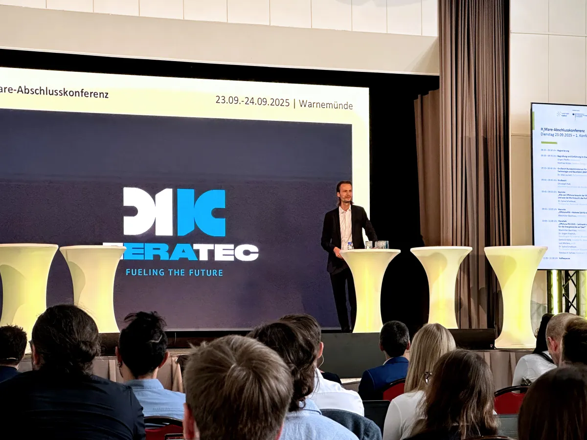 INERATEC CCO Maximlian Backhaus auf der Abschlusskonferenz des H2Mare-Projekts