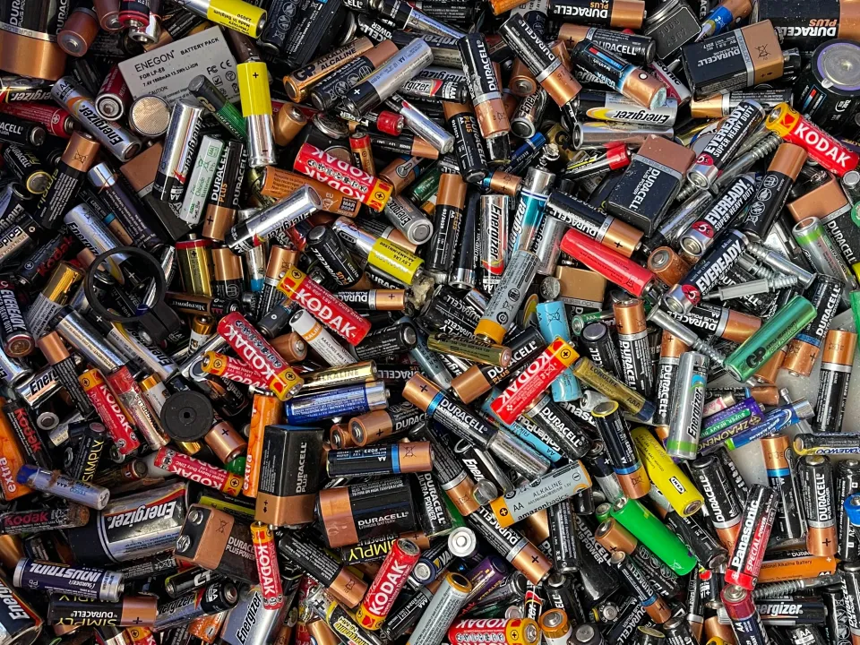 E-fuels vs. batteries